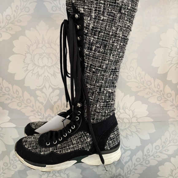 Chanel Fantasy Tweed Black & White Knee-High Sneaker Boots W/ "CC" Logo - Picture 1 of 12